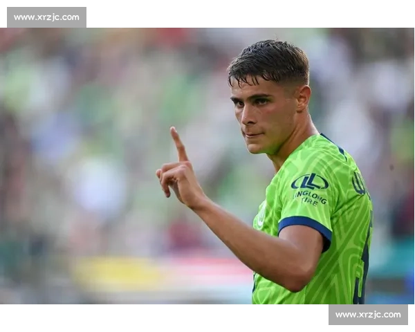 范德芬头球双响封神!热刺 3-0 破咒升前三